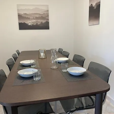 Vakantiehuis Moderne Og Familievennlig I *