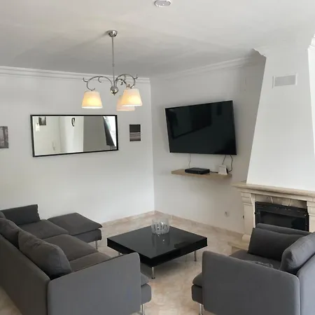 Moderne Og Familievennlig I *