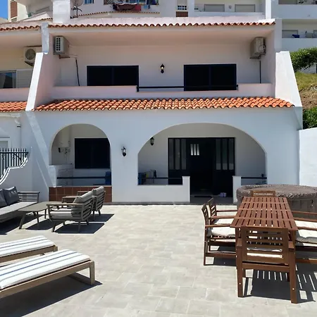Nyoppusset Hus Med Stor Uteplass I Nydelige Сasa de vacaciones Albufeira