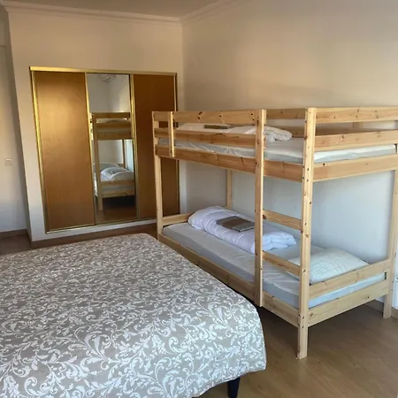 Moderne Og Familievennlig I Nyaraló *